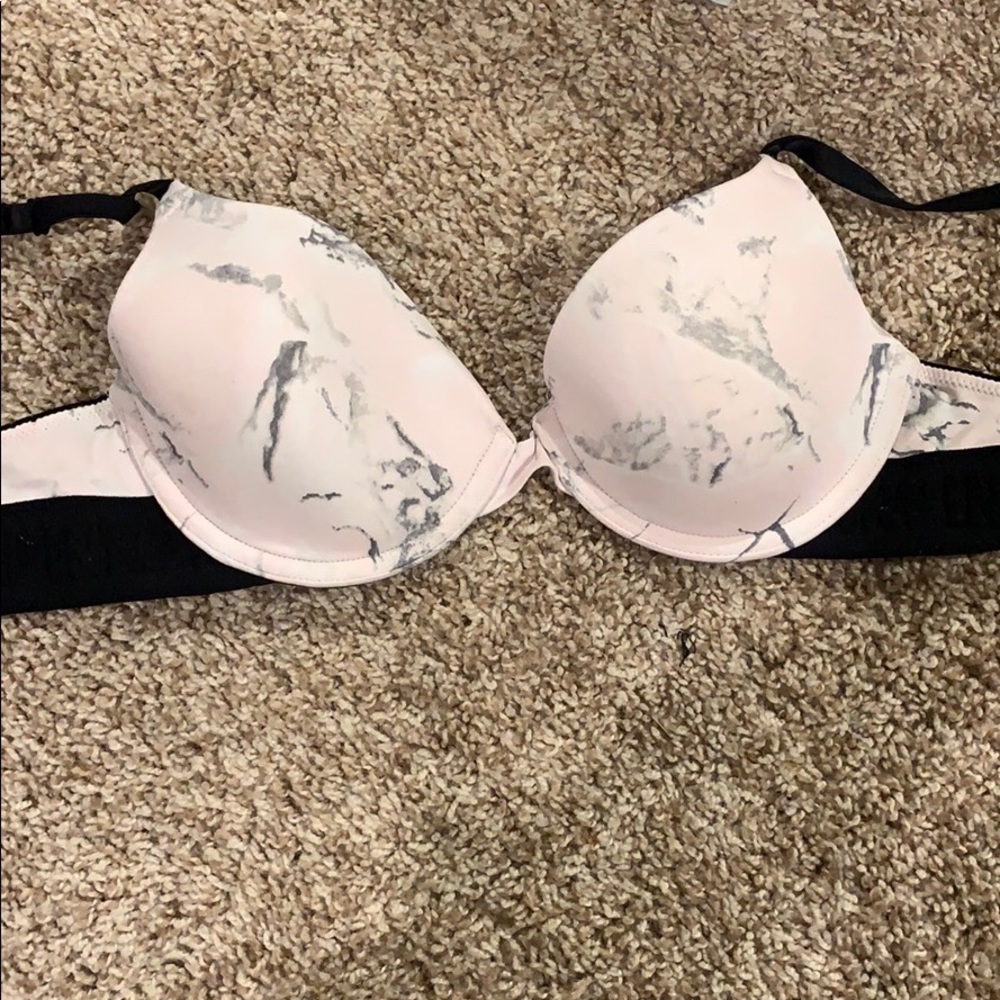 pink marble colored bra size 32b